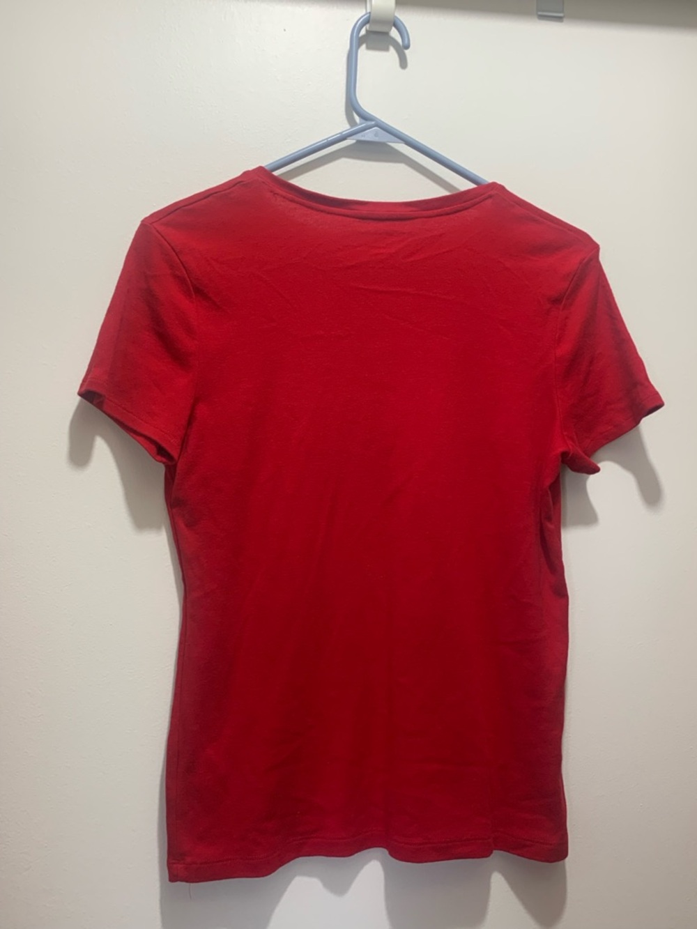 Croft & Barrow Red V-Neck Tee size medium - Picture 2 of 5